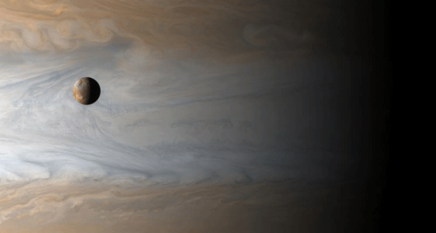 860-PIA02879_-_A_New_Year_for_Jupiter_and_Io.gif