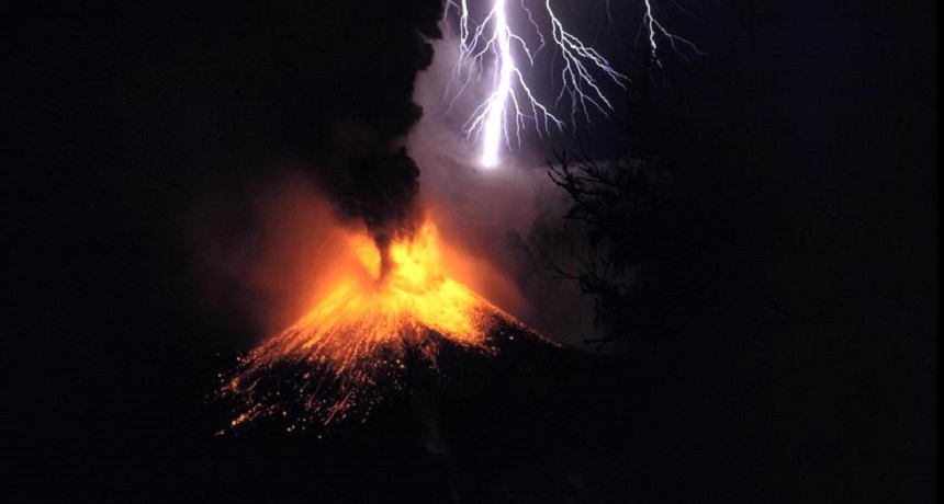 volcano lightning