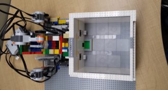 Lego skinner box