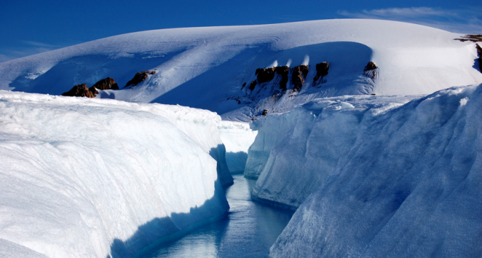 860_glaciers_icecaps_meltwater_river.png