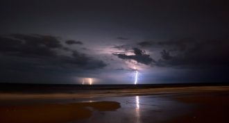 A flash of lightning is accompanied by loud cracks of thunder. Now scientists have mapped how that sound develops.