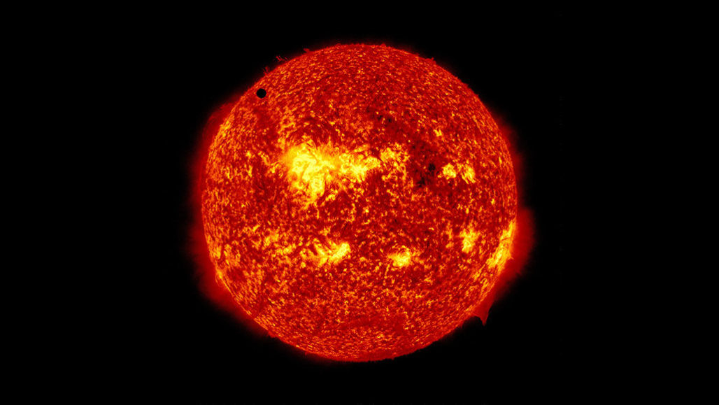 a photoo of Venus passing in front of the sun