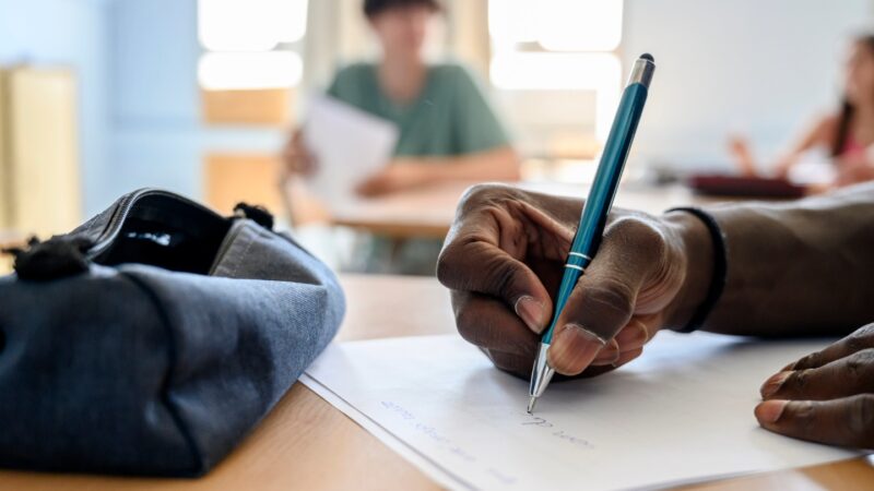 Handwriting may boost brain connections that aid memory