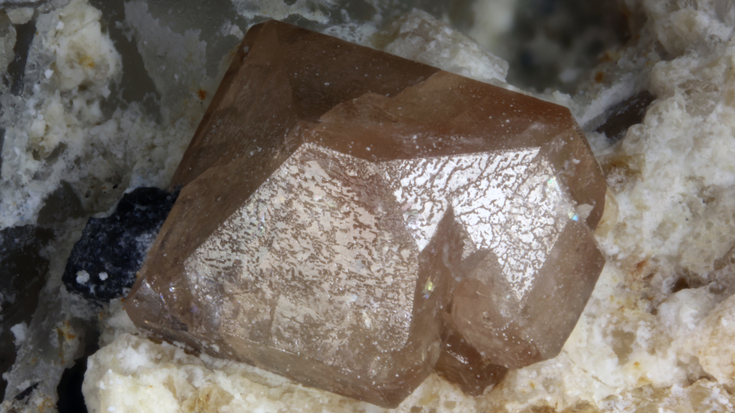 Tiny gemstones show when Earth's crust first started moving