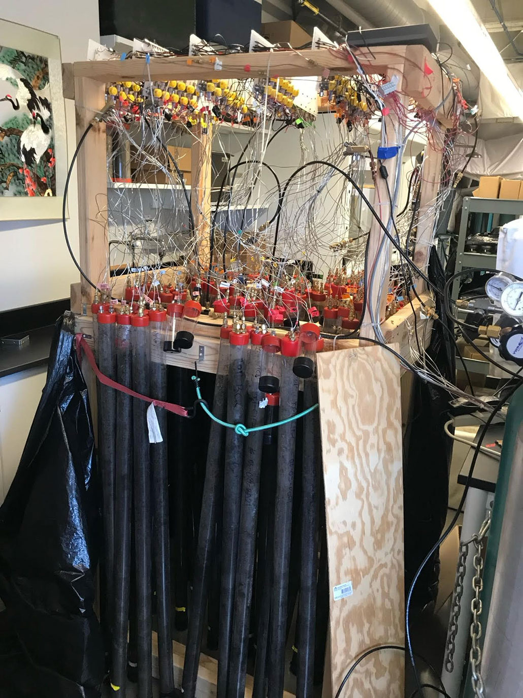 a device that measured greenhouse gas release from soil samples in Huang's lab